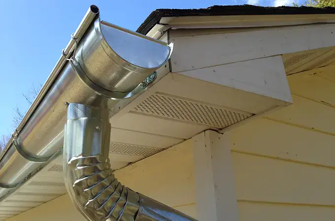 Half round metallic gutters – Daytona Beach Florida Half round metallic gutters - Daytona Beach Florida