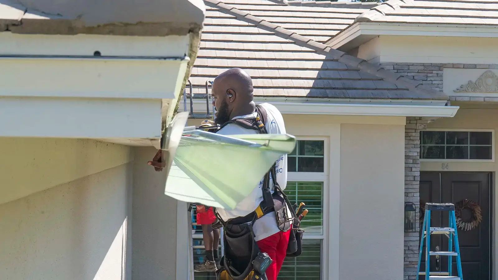 Seamless gutter installation – Palm Coast Florida Seamless gutter installation - Palm Coast Florida